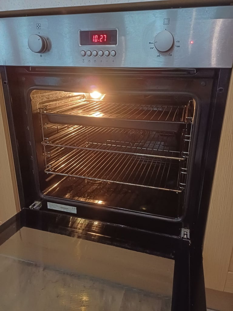 Lamona single fan oven LAM3400 Stainless Steel H595xW594xD567