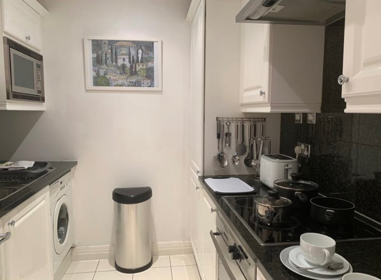 SHORT LET - 1 BEDROOM FLAT - CANARY WHARF -  EAST LONDON - E14