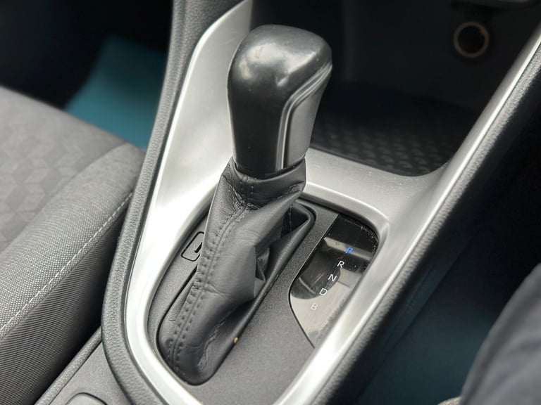 2021 Toyota Yaris 1.5 VVT-h Design E-CVT Euro 6 (s/s) 5dr HATCHBACK Petrol/Electric Hybrid Automatic
