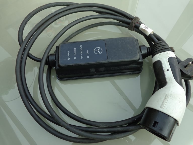 image for MERECEDES 240V CAR CHARGING CABLE
