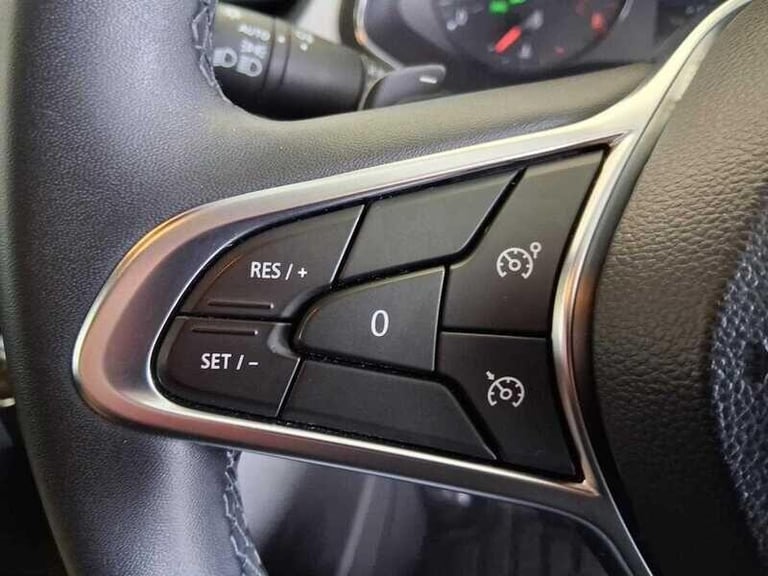 2022 Renault Captur 1.3 TCe Iconic Edition SUV 5dr HATCHBACK Petrol Automatic