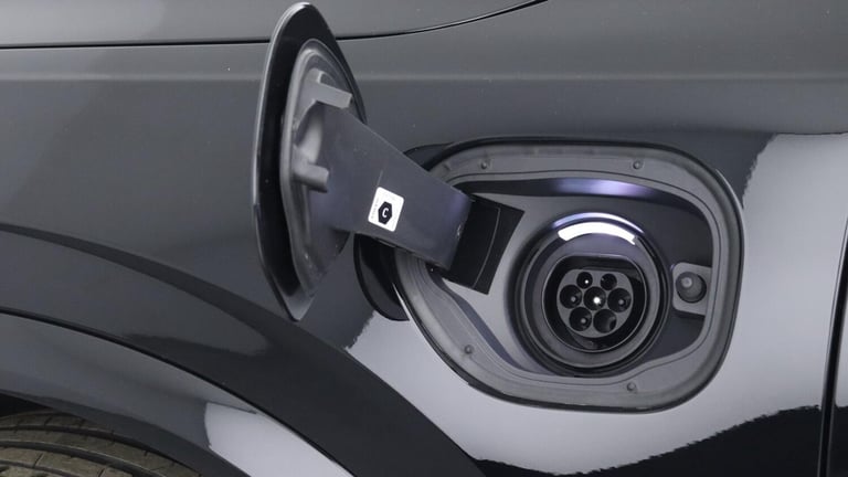 2025 Volvo XC90 T8 PHEV AWD Ultra, Dark, 7 Seats (Sunroof, Pilot Assist, Bowers &amp; Wilkins) ES...