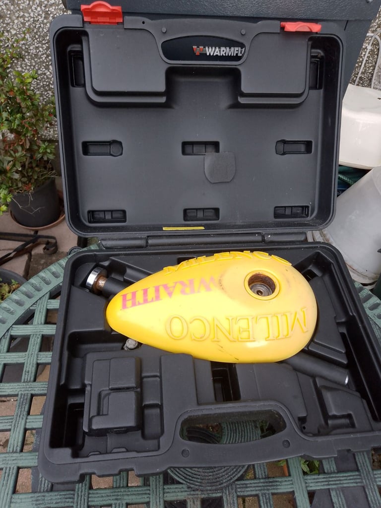 Caravan wheel &towbar locks