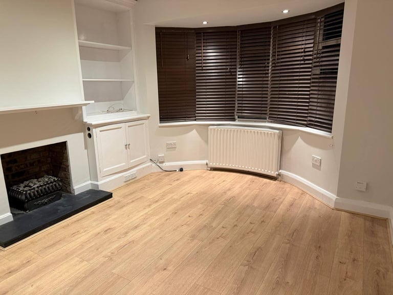 Modern brand new 3 Double Bedroom House In Chessington