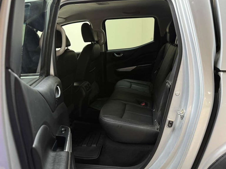 2018 Nissan Navara D/Cab Pick Up Off-Roader AT32 2.3dCi 190 4WD Auto PICK UP DIESEL Automatic