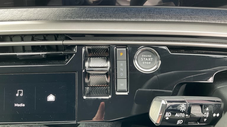 2025 Peugeot 3008 1.2 Hybrid 136 Allure 5dr e-DSC6 Petrol Estate Estate Petrol Automatic