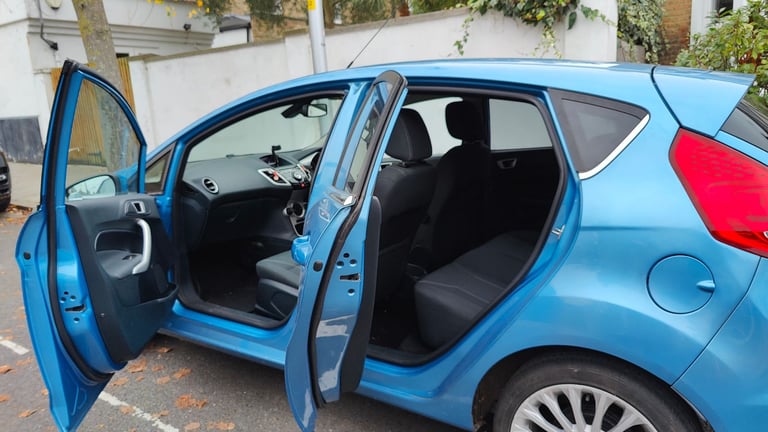 Ford FIESTA Automatic Titanium 2012, 1.4cc, 5 dr