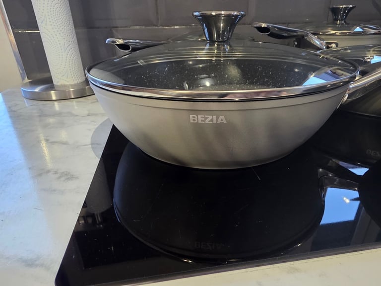 Bezia induction pots