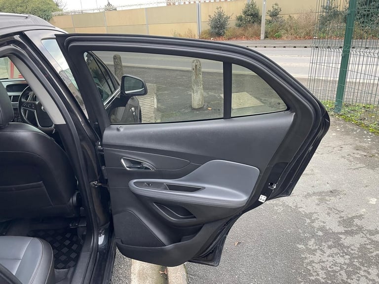 2015 Vauxhall Mokka 1.6i SE 5dr HATCHBACK Petrol Manual