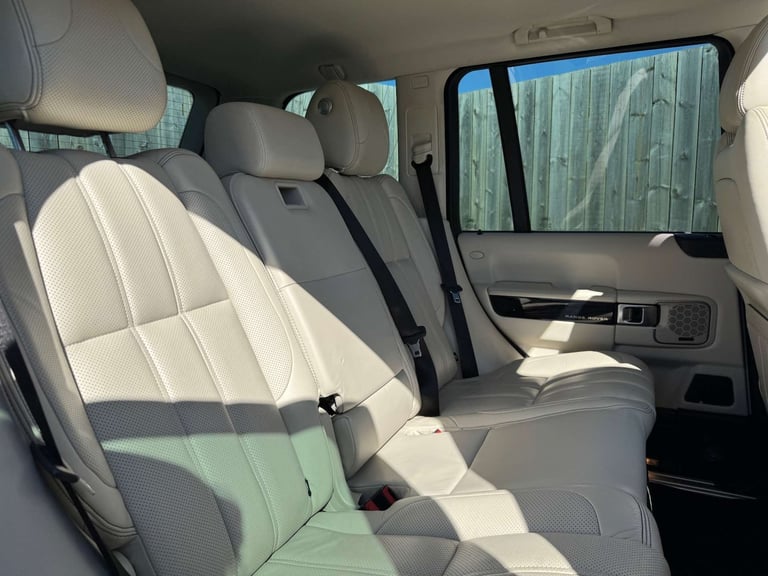 2012 Land Rover Range Rover 4.4 Range Rover Vogue SE TDV8 Automatic 4WD 5dr - NATIONAL DELIVERY* ...