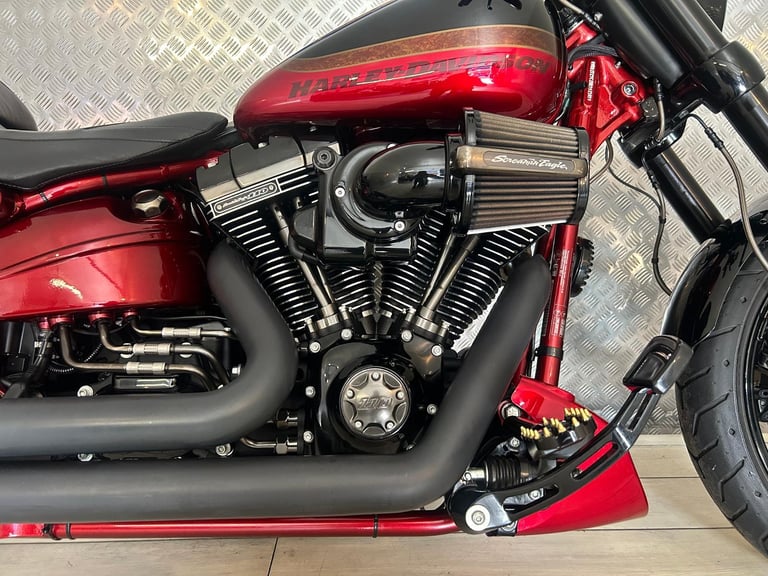 HARLEY-DAVIDSON PRO STREET BREAKOUT CVO 1801, 2017, ONLY 2 OWNERS & 1,463 MILES!