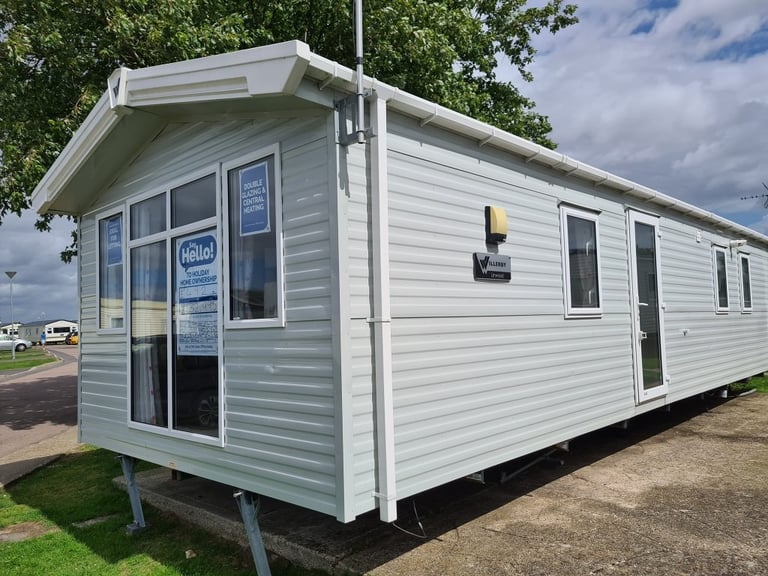 Own a static caravan..open 11.5 months year - Clacton, Essex - Reduced 