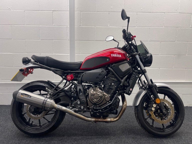 YAMAHA XSR700 ABS ** 5680 miles - Delkavic Exhaust - All Keys and Books **