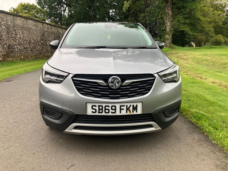 EXCEPTIONAL CONDITION 2019 VAUXHALL CROSSLAND X SPORT. MOT APRIL-26. FSH (6 Service Stamps)