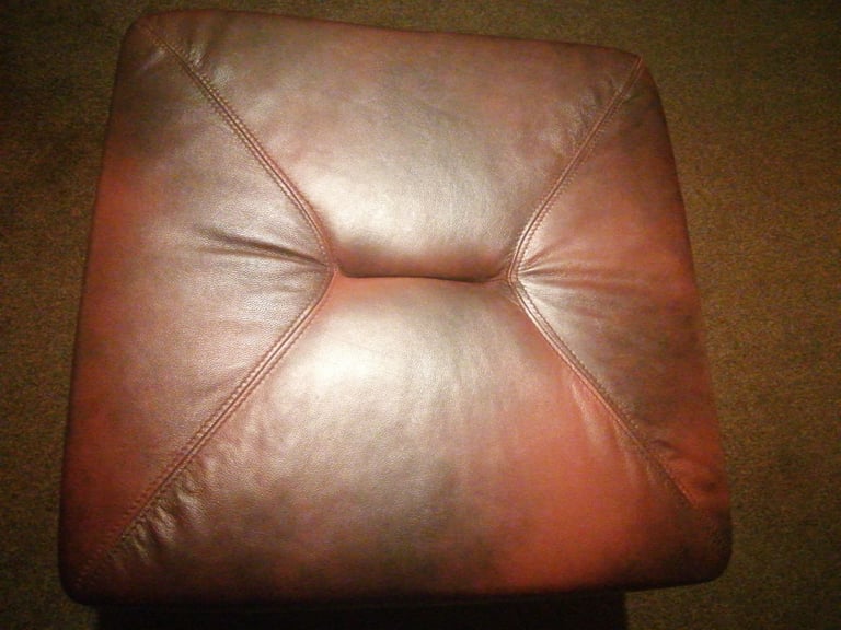 AS NEW SQUARE LEATHER LOOK PUFFA