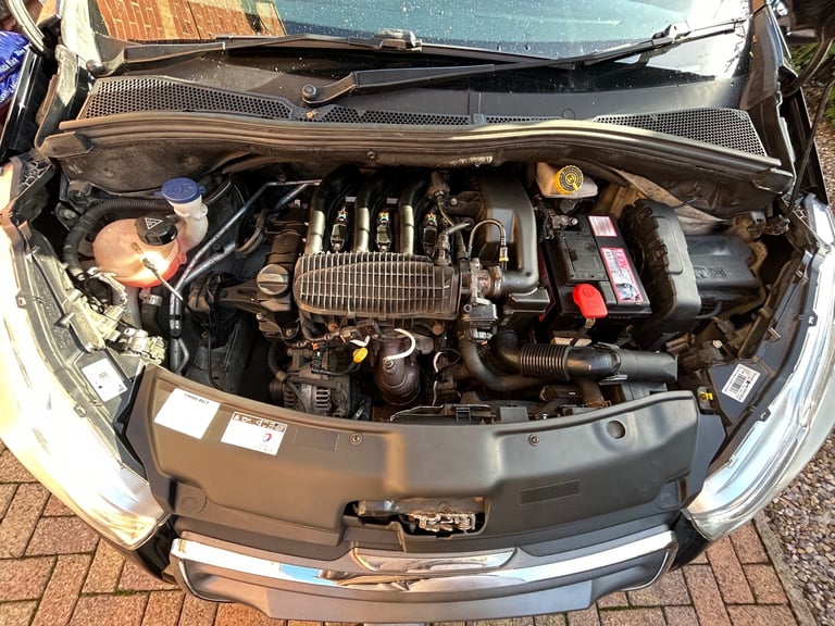 Peugeot, 208, Hatchback, 2013, Manual, 1200 (cc), 3 doors