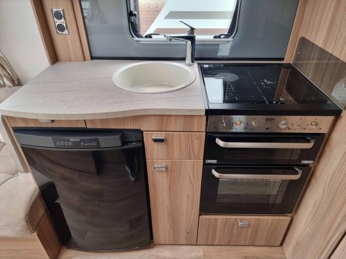 2015 Swift Challenger EVO 442 Used Caravan