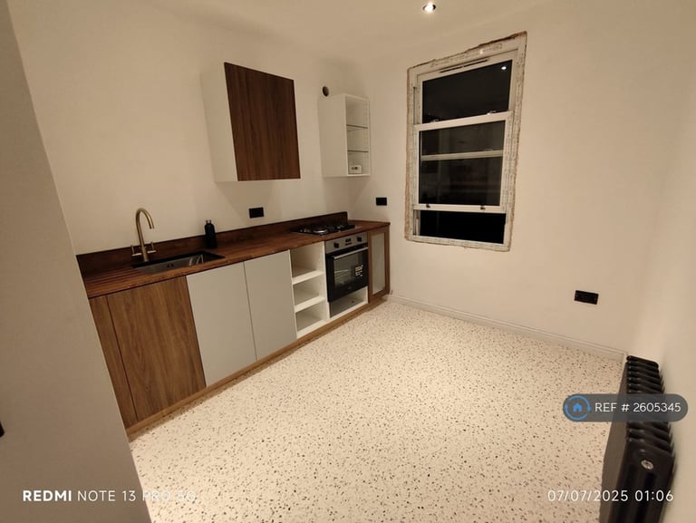 2 bedroom flat in North Street, Romford, RM1 (2 bed) (#2605345)