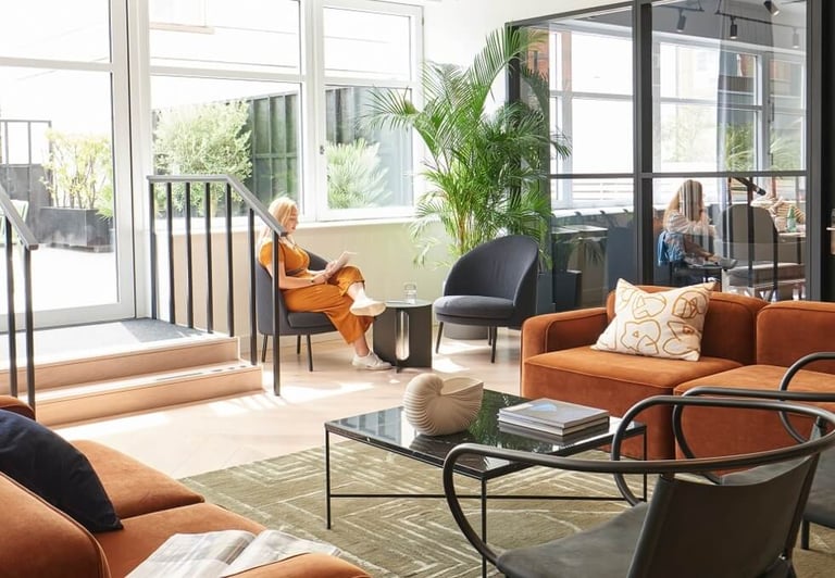 Flexible Serviced Spaces For 2 to 345 People - Private Offices to Rent in Covent Garden WC2H