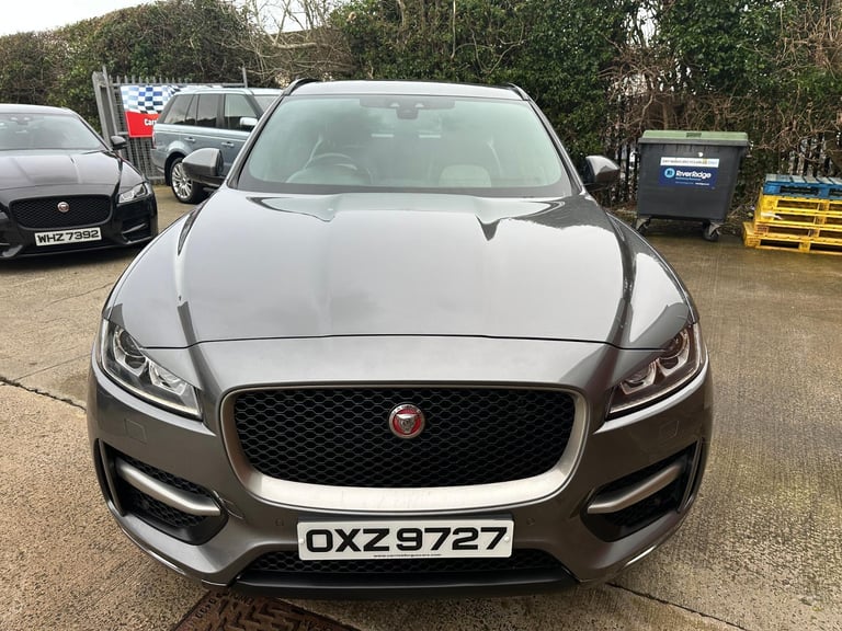 2017 Jaguar F-PACE 2.0 D 180BHP *** HUGE SPEC  AWD R - SPORT EDITION *** AUTO