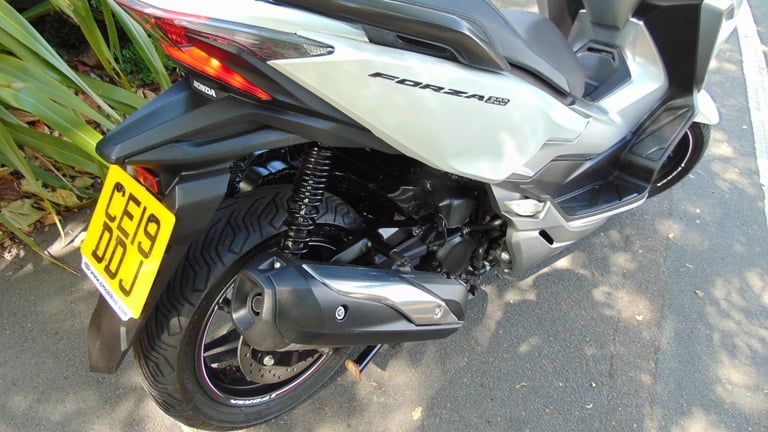 Honda NSS 300 A-K FORZA 2019 AUTOMATIC SCOOTER FSH FAST ECONMICAL ULEZ 