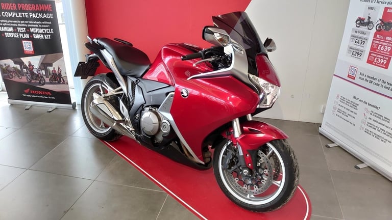 2010 HONDA VFR1200F ABS RED METALLIC HUGGER HGRIPS PUIG SCREEN CSTAND