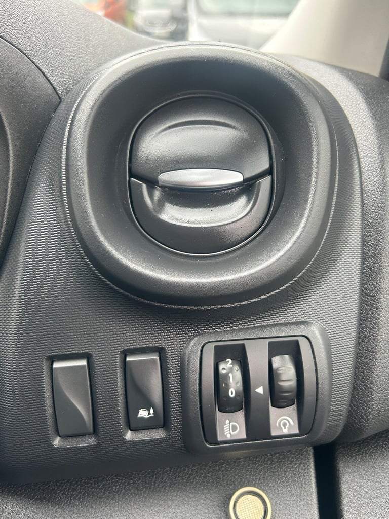 2021 Renault Trafic 2.0 dCi ENERGY 30 Business SWB Standard Roof Euro 6 (s/s) 5dr PANEL VAN Diese...