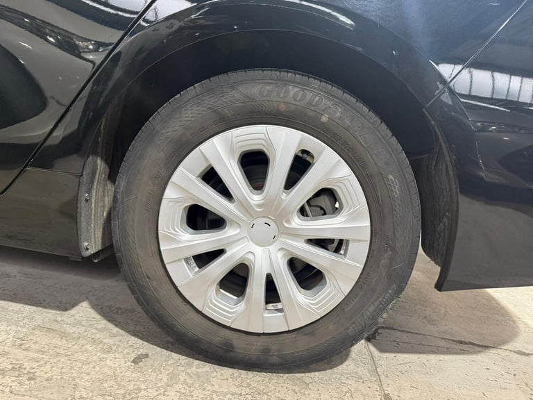 2022 Toyota Prius 1.8L PRIUS HYBRID PETROL Hybrid