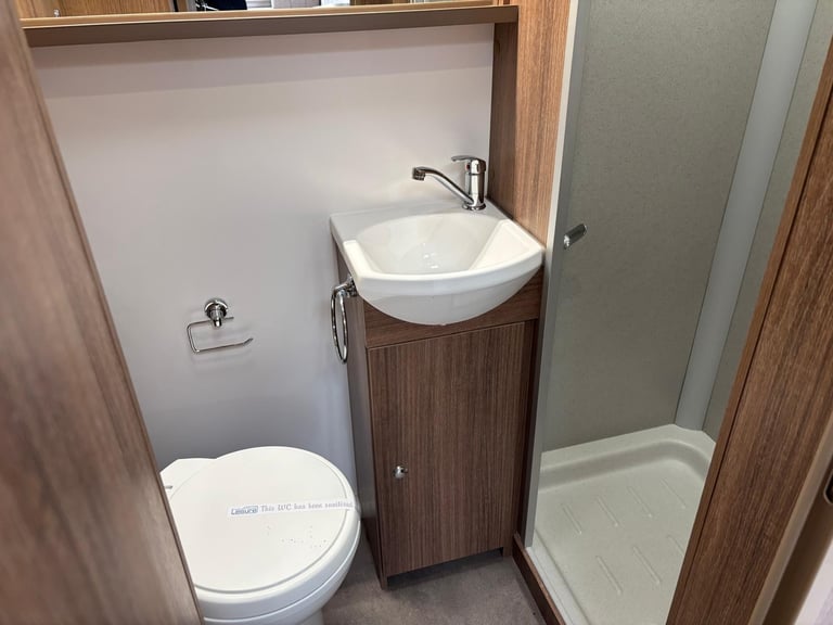 2019 Bailey Phoenix Vogue 642 SE Fixed Beds, End Washroom, 12 Months Warranty