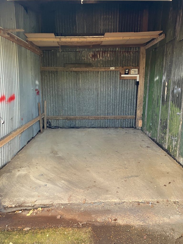 Craft workshop/storage 150sqft