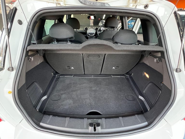 2011 MINI Countryman 1.6 Cooper Euro 5 (s/s) 5dr HATCHBACK Petrol Manual