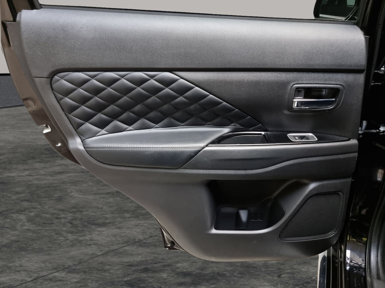 2021 Mitsubishi Outlander 2.4h TwinMotor 13.8kWh Exceed Safety SUV 5dr Petrol Plug-in Hybrid CVT ...