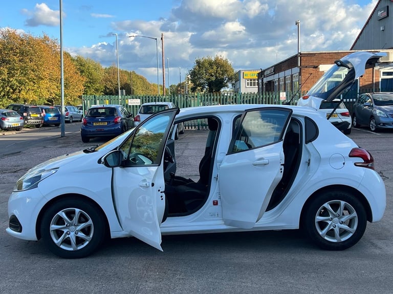2015 Peugeot 208 1.2 PureTech 82 Active 5dr HATCHBACK Petrol Manual