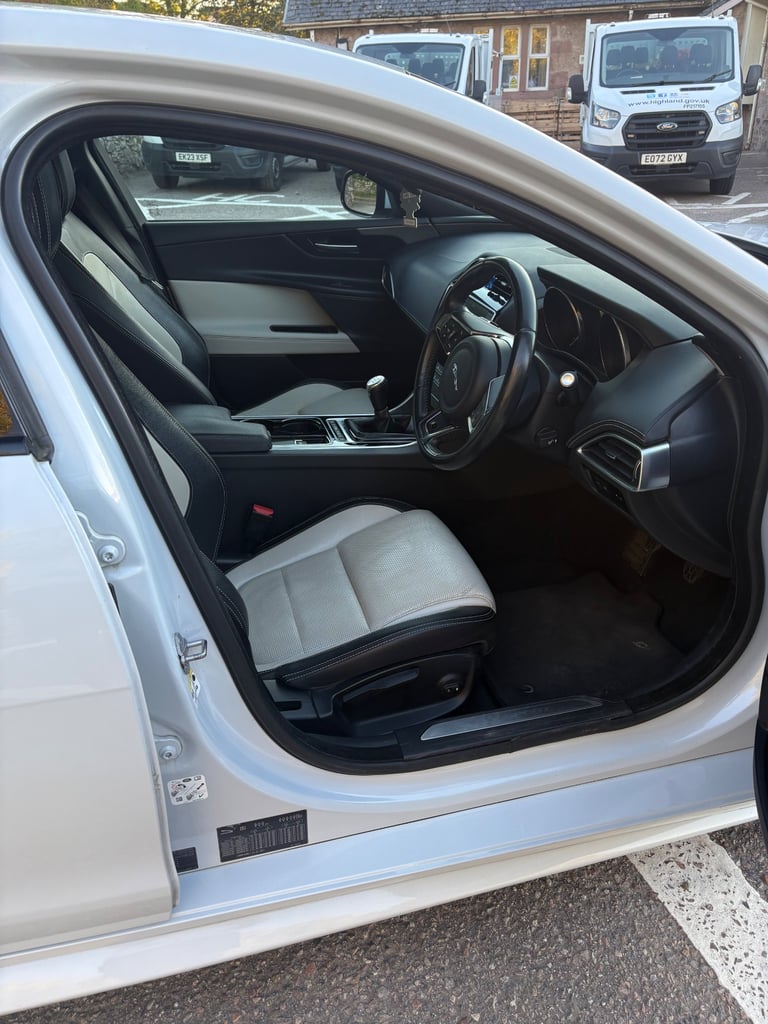 Jaguar, XE, Saloon, 2016, Manual, 1999 (cc), 4 doors