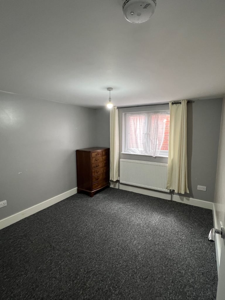 Impressive 2-bed first-floor maisonette available to rent in Wembley HA0, Including Bills