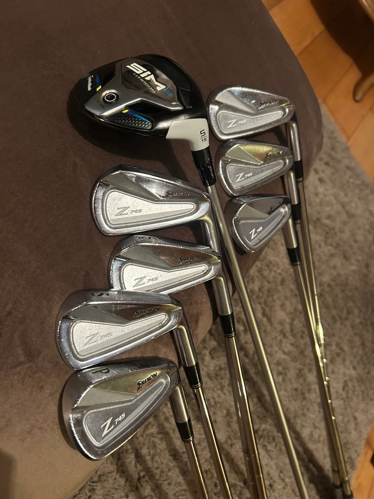 TaylorMade sim2 5 wood, srixon z745 irons 