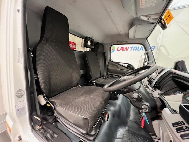 Mitsubishi Fuso Canter 7C18 Day Cab Box Van  