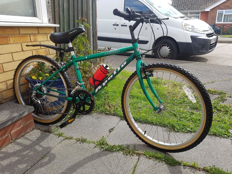 BOYS 24" WHEEL BIKE 14" FRAME IN GREAT WORKING CONDITION AGE 9+