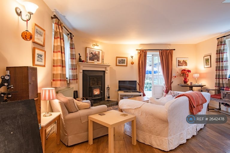 2 bedroom house in School House, Waltham, Canterbury, CT4 (2 bed) (#2642478)