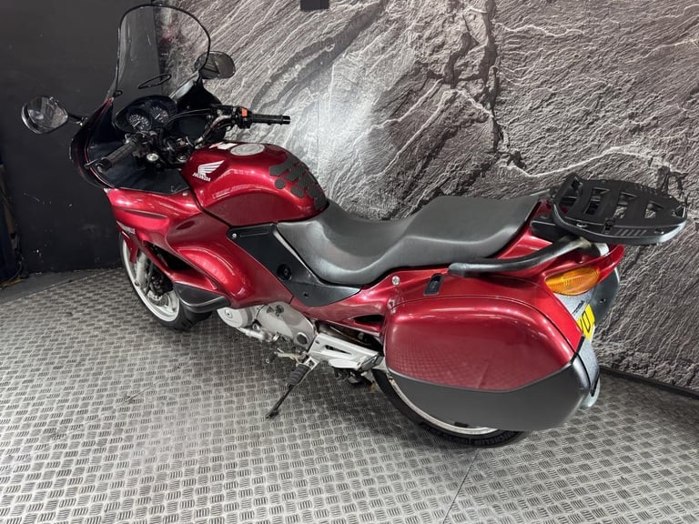 HONDA DEAUVILLE 650 NT 650 V-5