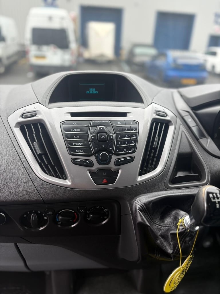2015 Ford Transit Custom 2.2 TDCi 125ps Low Roof Trend Van PANEL VAN Diesel Manual
