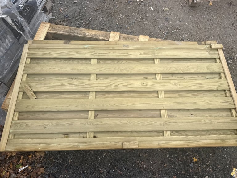 2 x Jacksons Fencing 0.91 m High (3FT) x 1.83 m Wide Horizontal Hit + Miss Fence Panels