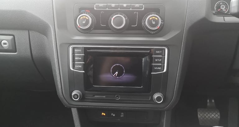 2016 Volkswagen Caddy Stereo with Touchscreen, Bluetooth, DAB Radio, Excellent Condition
