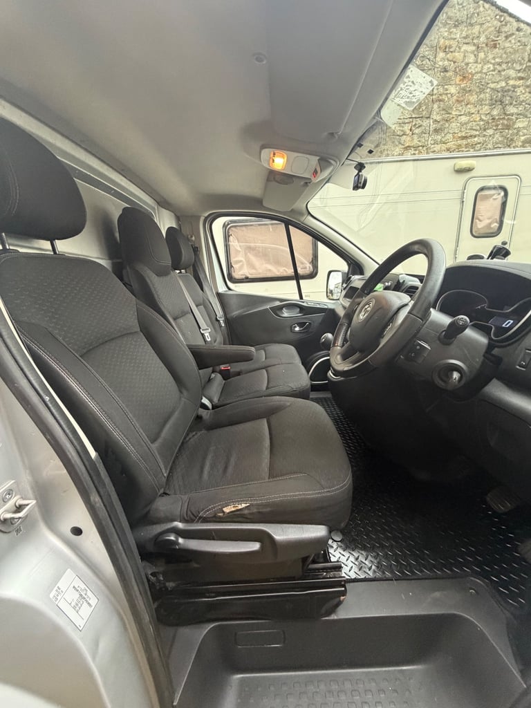 Vauxhall, VIVARO, LWB Panel Van, 2018, Manual, 1598 (cc)