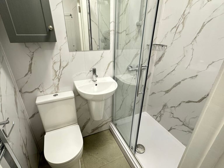 SELECTION OF BRAND NEW ENSUITE BEDSITS CARLYON AVENUE SOUTH HARROW HA2
