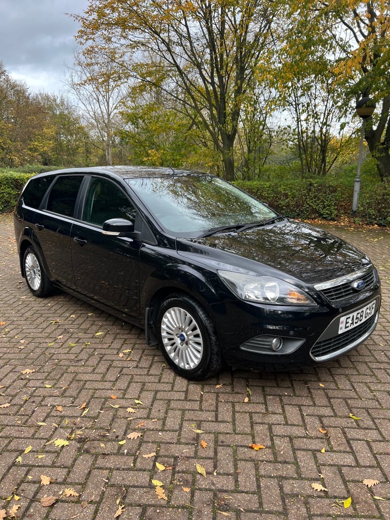 FORD FOCUS ESTATE,2008 (58),1.8 PETROL,TITANIUM,BLACK,73,000 MILES,FULL SERVICE HISTORY !