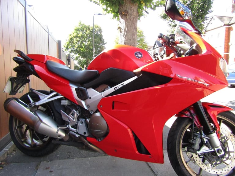 HONDA VFR 800 f ONLY 15230 MILES * FULL SERVICE HISTORY * ONE OWNER FROM NEW *
