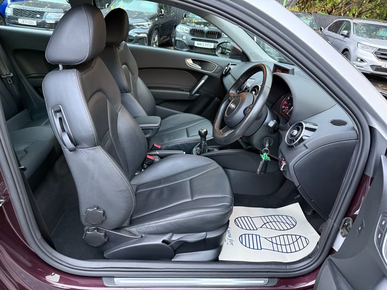 2011 Audi A1 TFSI SPORT - £35 TAX -ONE OWNER FROM NEW - 11 STAMPS IN THE BOOK - LEATHER Hatchback...