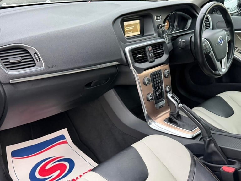  Volvo V40 D2 Cross Country Lux 5dr Powershift Diesel