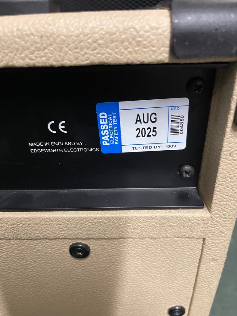 Torque T100ar Acoustic/vocal guitar amplifier Combo Amp 100watt By Celestion